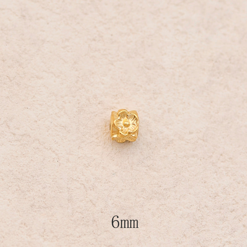 Perles intercalaires cube avec motif fleur